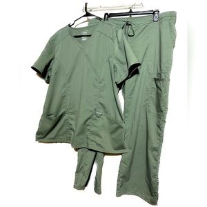 Cherokee workwear revolution scrub set XL top, XL petite bottom - Olive